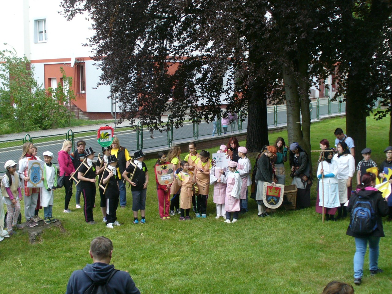 HRY BEZ HRANIC, aneb, Knihovnice dětem