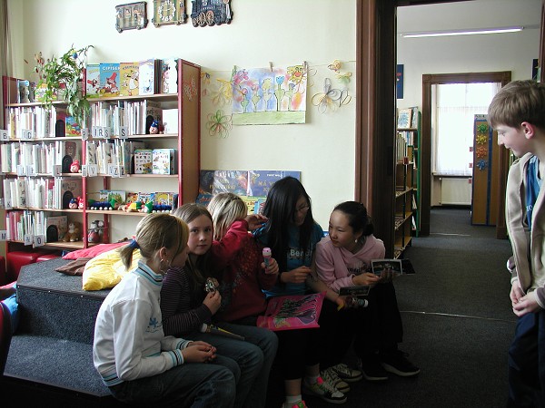 OLYMPUS DIGITAL CAMERA         